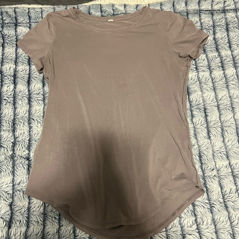 PURPLE LULULEMON TSHIRT SIZE 4 NO FLAWS